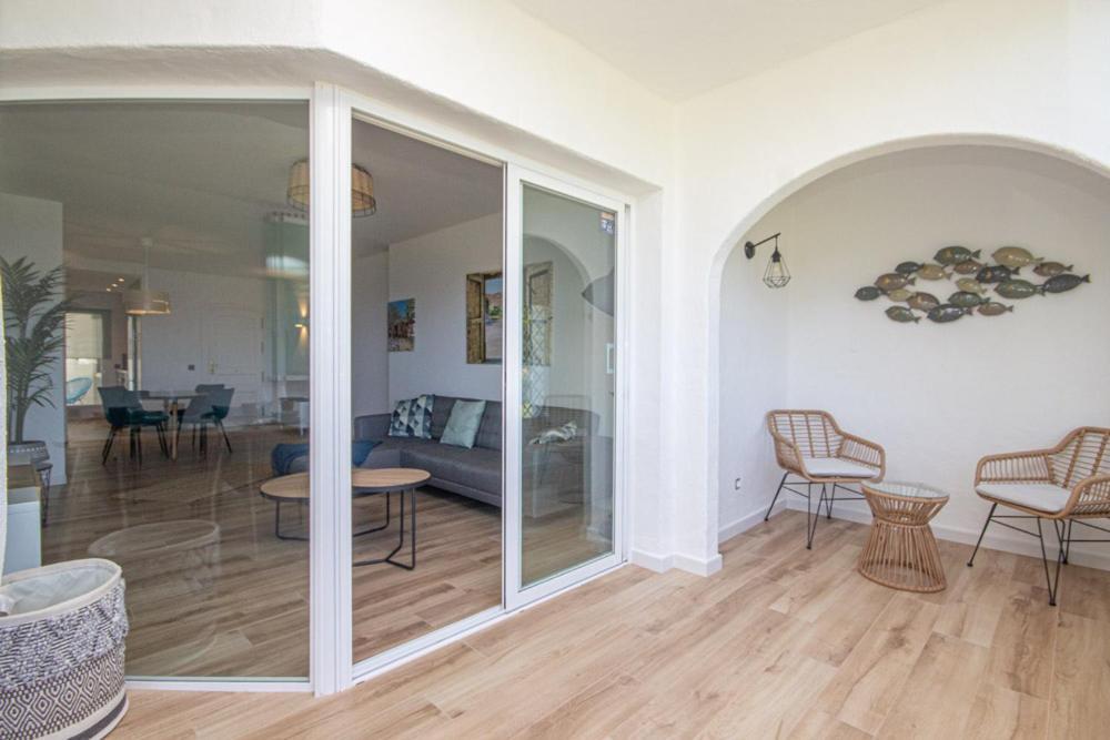 Wonderful 2 Bed Apartment With Stunning Sea Views Sitio de Calahonda Екстер'єр фото